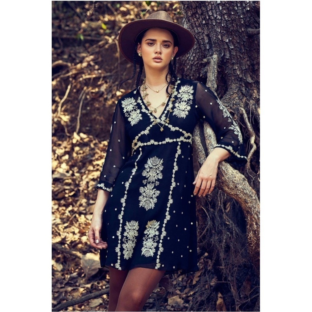 Verb by‎ Pallavi Singhee Black Embroidered Dress